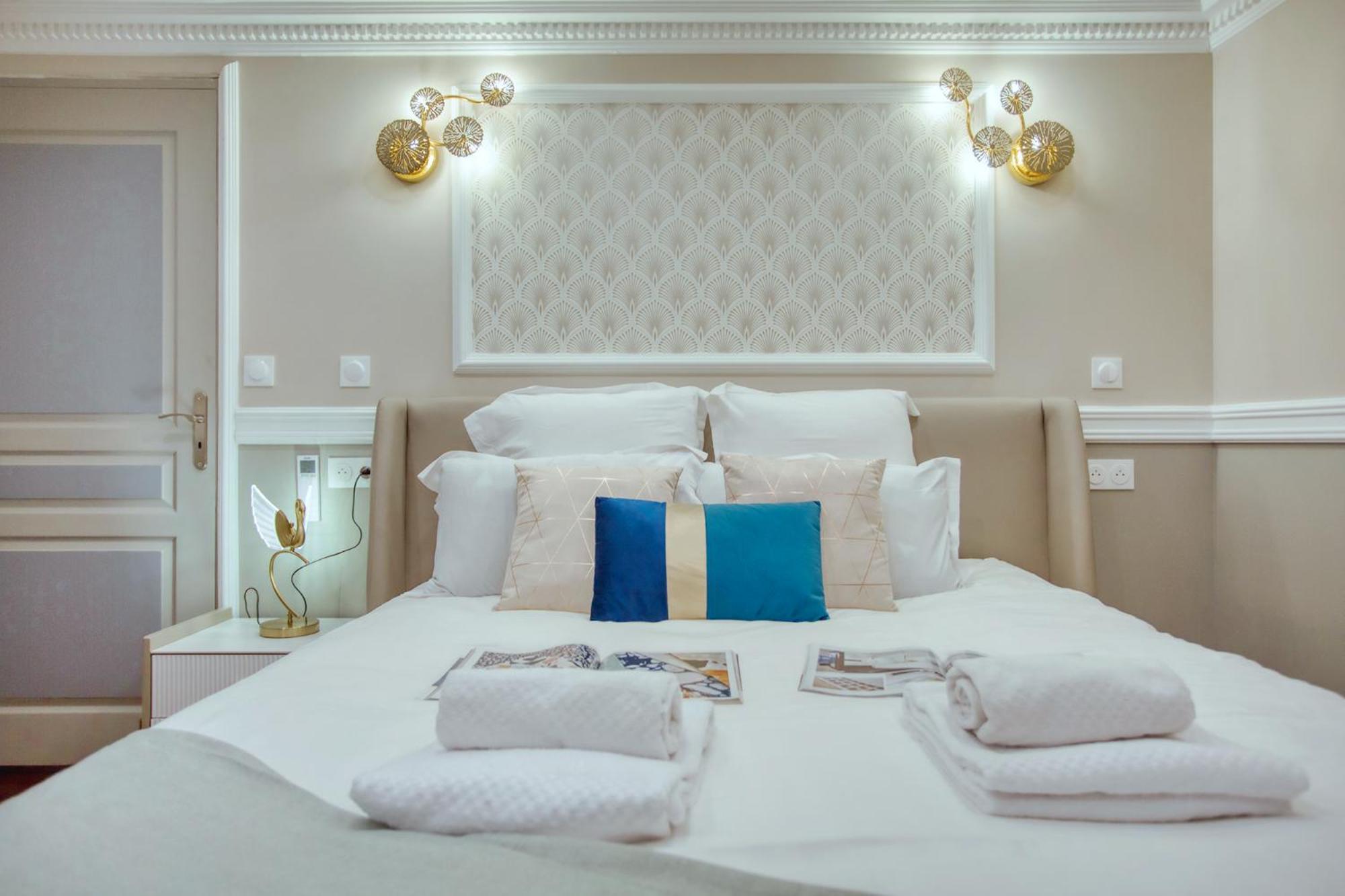 Elegant Triplex In Paris - Ideal For 10 - Aircon Esterno foto